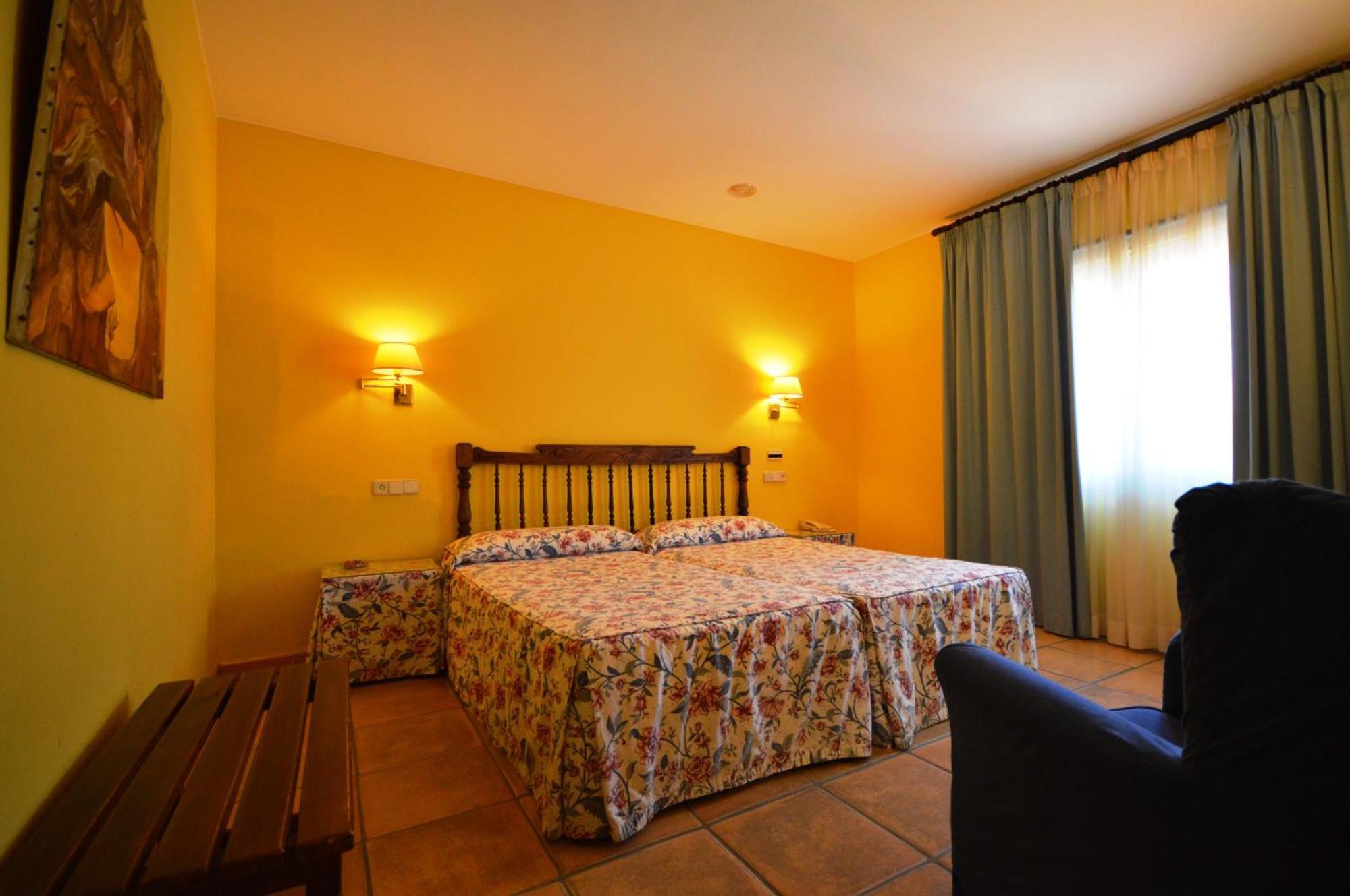 Hotel Can Ceret Sant Pere Pescador Exterior photo
